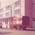 L'usine à Cholon et un camion