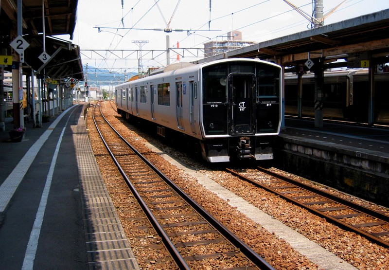 Commuter train 817 JR Kyushu