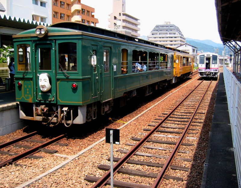 Train Torokko de Takachiho railway en gare de Nobeoka
